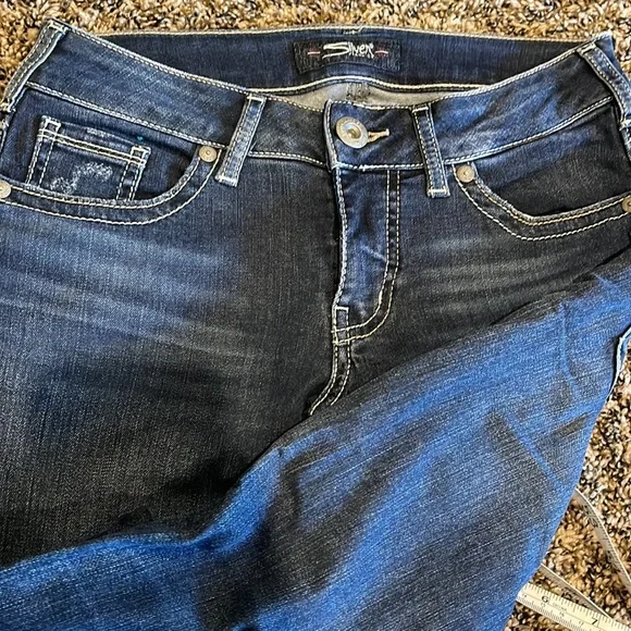 Silver Jeans ~ Suki Capri - Picture 2 of 5